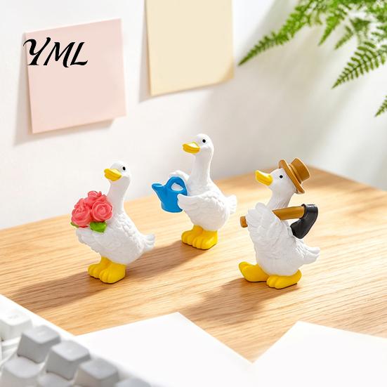 Charming Gift for Kids Mini Garden Duck Figurine, Cute Farm Dolls, Small Desktop Healing Desk Accessories Car Dashboard Figurines, Micro Landscape