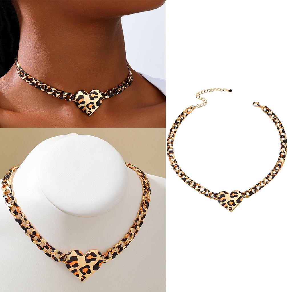 Leopard Heart Pendant Necklace Trendy Women Accessory Alloy Texture Chain Jewelry for Casual and Special Occasion