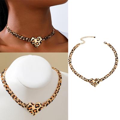 Leopard Heart Pendant Necklace Trendy Women Accessory Alloy Texture Chain Jewelry for Casual and Special Occasion