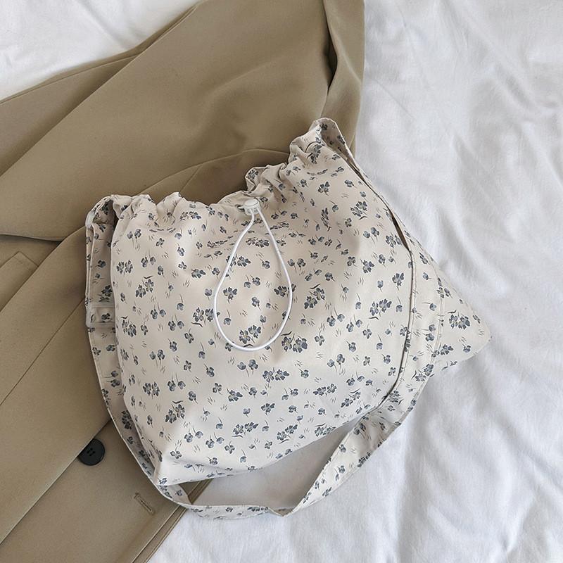 

Trendy Street Style Canvas Tote Bag For Women 2024 Summer Fresh Casual Shoulder Bag With Magnetic Clasp And Phone Pocket OffWhite