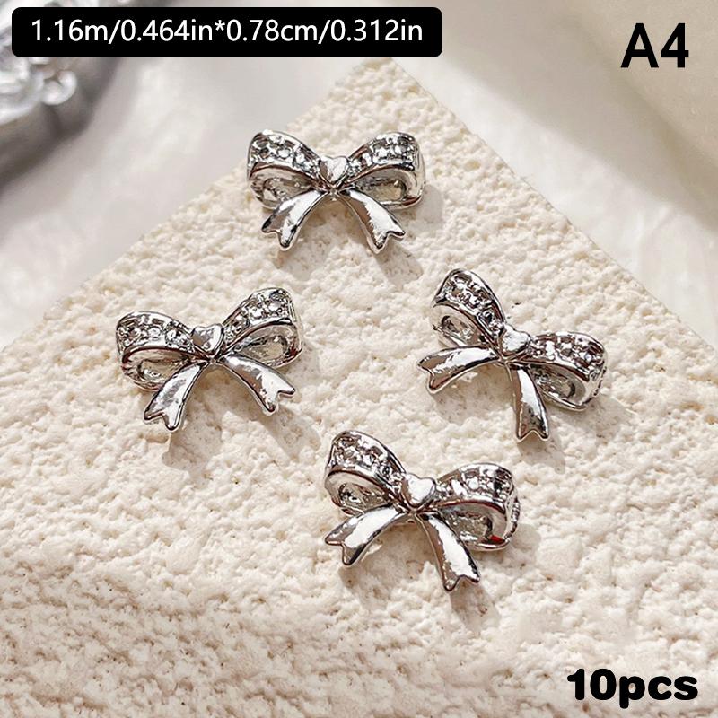 10ks 3D Butterfly Alloy nail Charms Designové šperky s motýlkem Luxusní zlaté stříbrné duté nail art dekorace příslušenství
