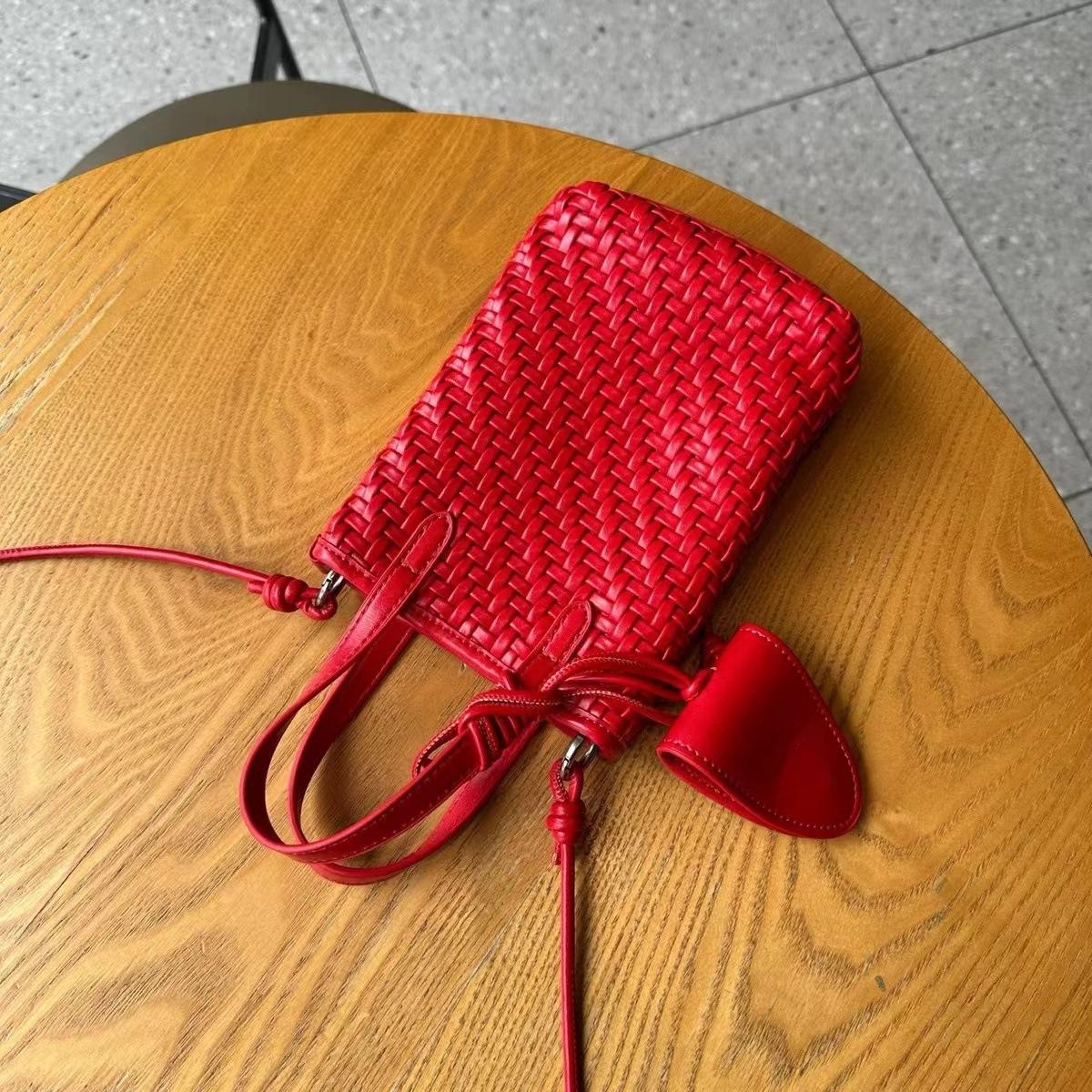 

Fashion French fries bag New small bag Women s woven portable messenger mobile phone bag Premium sense