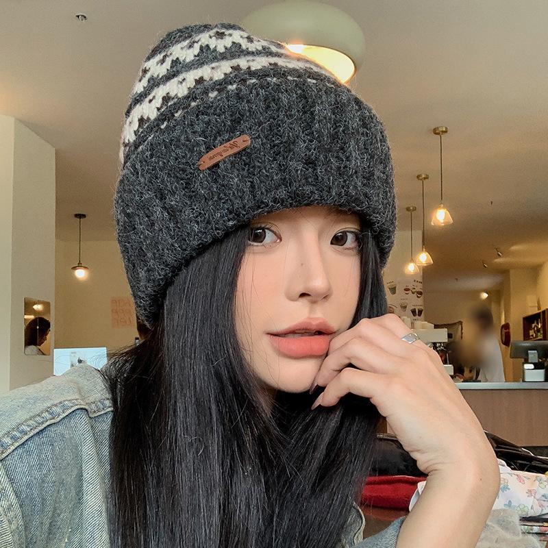 Knitted Hat Women's Woolen Hat Retro Jacquard Autumn and Winter Christmas Atmosphere Warm Ear Protective Hood