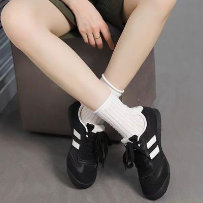 Schwarze deutsche Trainingssportschuhe Damen 2024 Herbst neu zum Schnüren flachsohlige Studenten Freizeitschuhe Streetstyle vielseitig Forrest Gump Schuhe