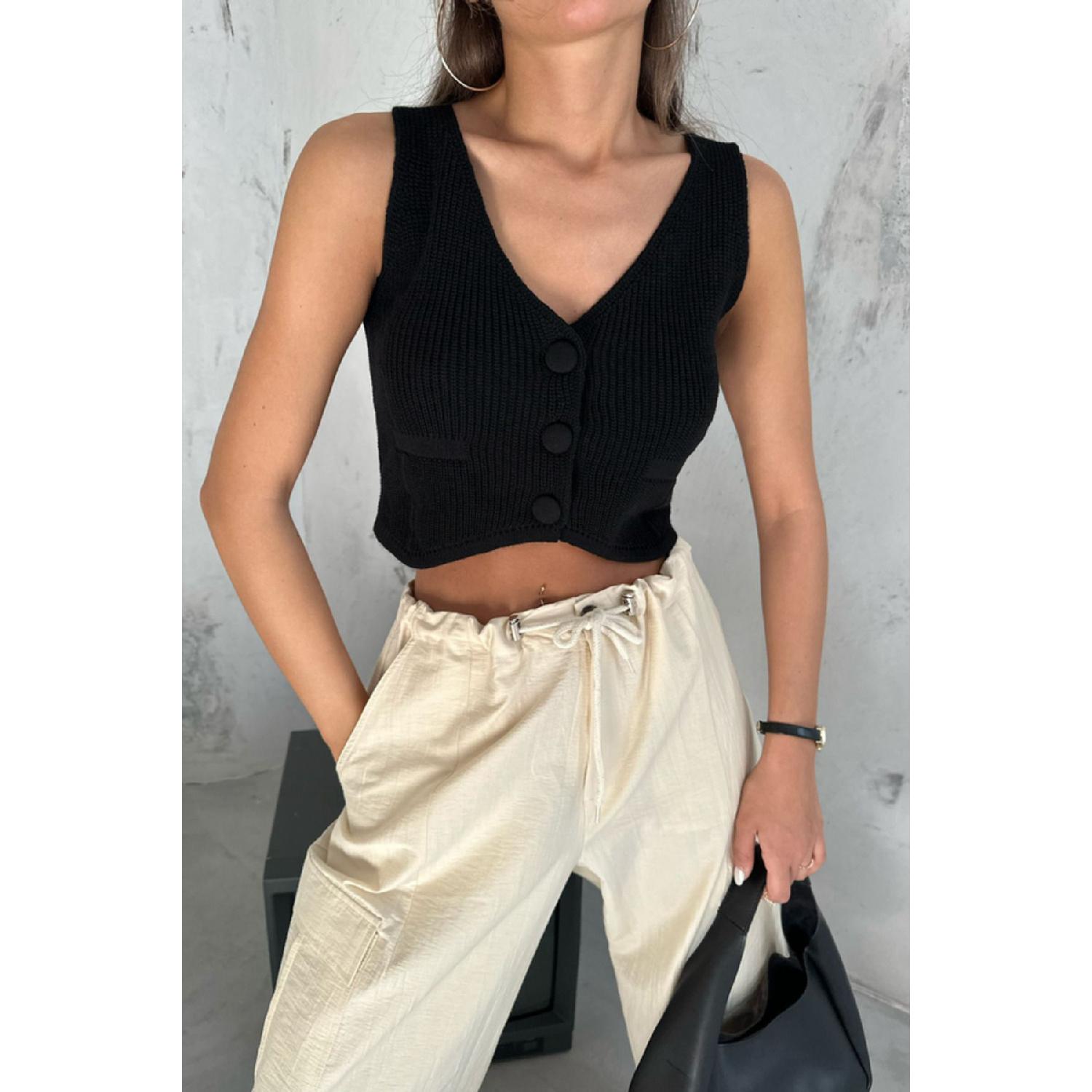 

V-neck Knitted Button Crop Vest S чёрный