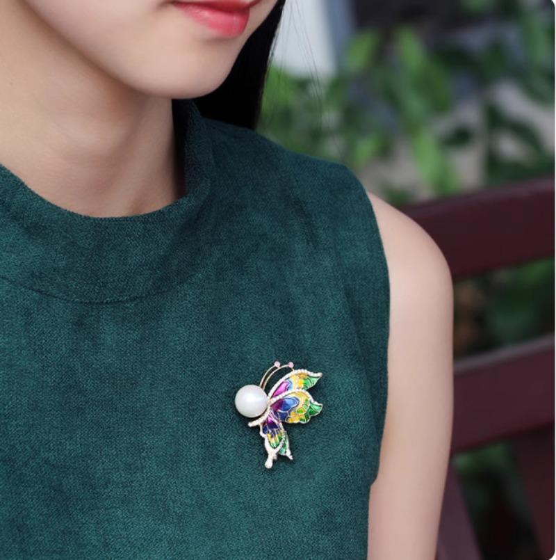 1Pc Trendy Pearl Butterfly Brooch for Women Men Fashion Butterfly Insect Brooches Pins Jewelry Accessories Party Gifts