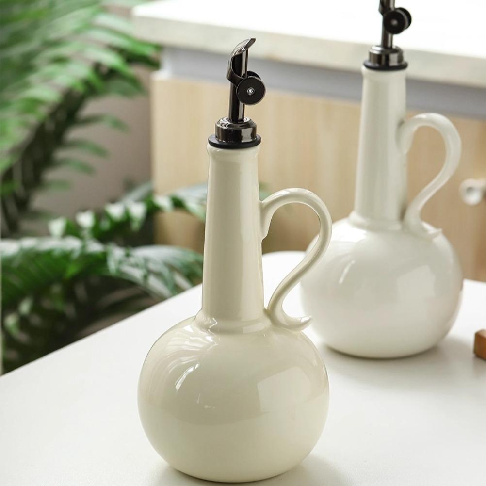 Nordic Ceramic Oil Bottle Kitchen Oil Spray Bottle High Temperature Resistance Soy Sauce Vinegar Bottles Kitchens Accessories