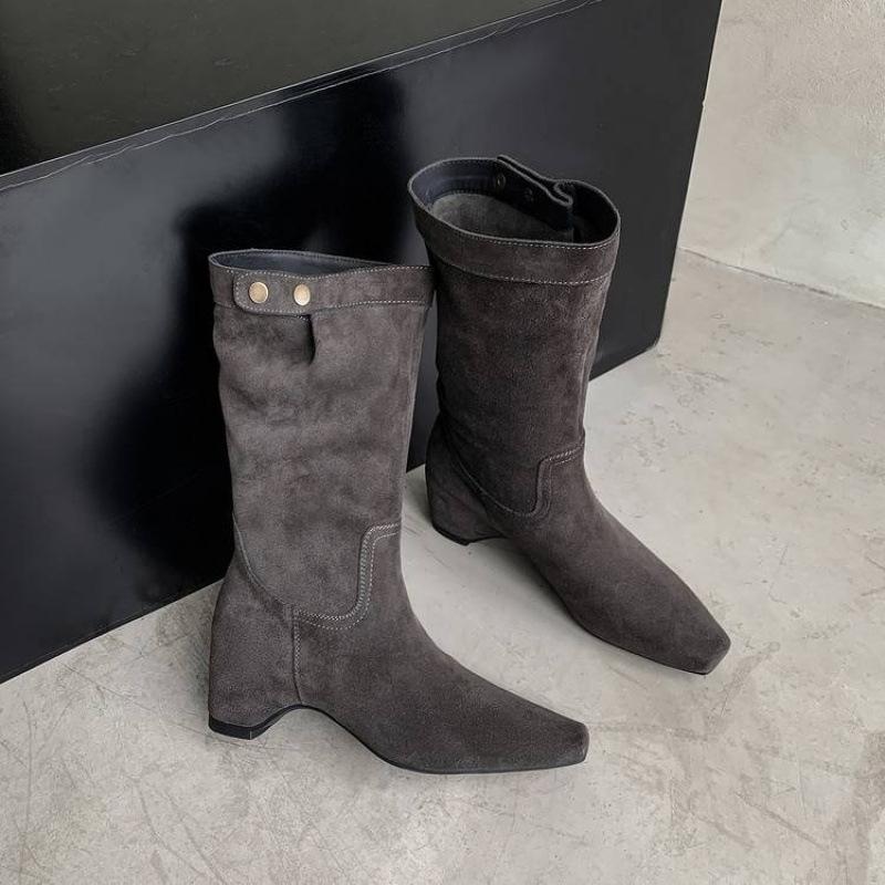 Autumn and Winter Women's Martin Boots Square Head Medium Heel Large Size Women's Boots Rubber Sole Stacking Boots Cowhide New Medium Boots Women