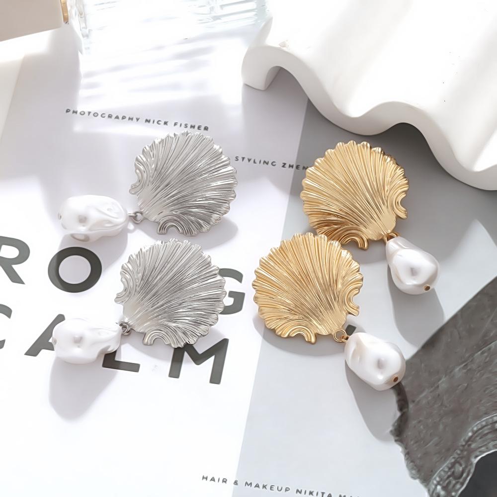 New Trendy Exaggerated Vacation Style Shell Baroque Pearl Pendant Earrings for Women Fashion Exquisite Beach Party Earrings