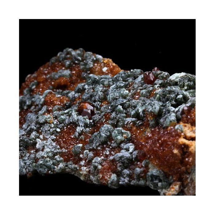 Pierres et Minéraux. Grenat Hessonite. 174.0 ct. Val de Suza, Piedmont, Italie..