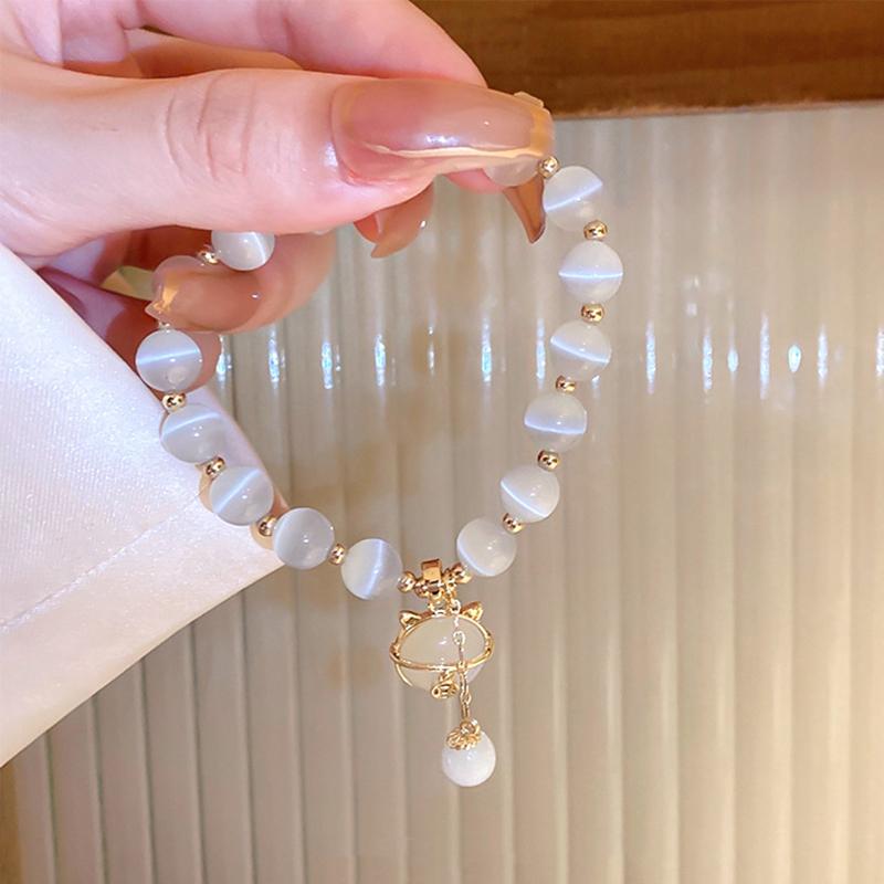 Pulseira de contas de opala requintada para mulheres, elegante, pingente de gato da sorte, pulseiras elásticas, joias leves de luxo, presentes para meninas