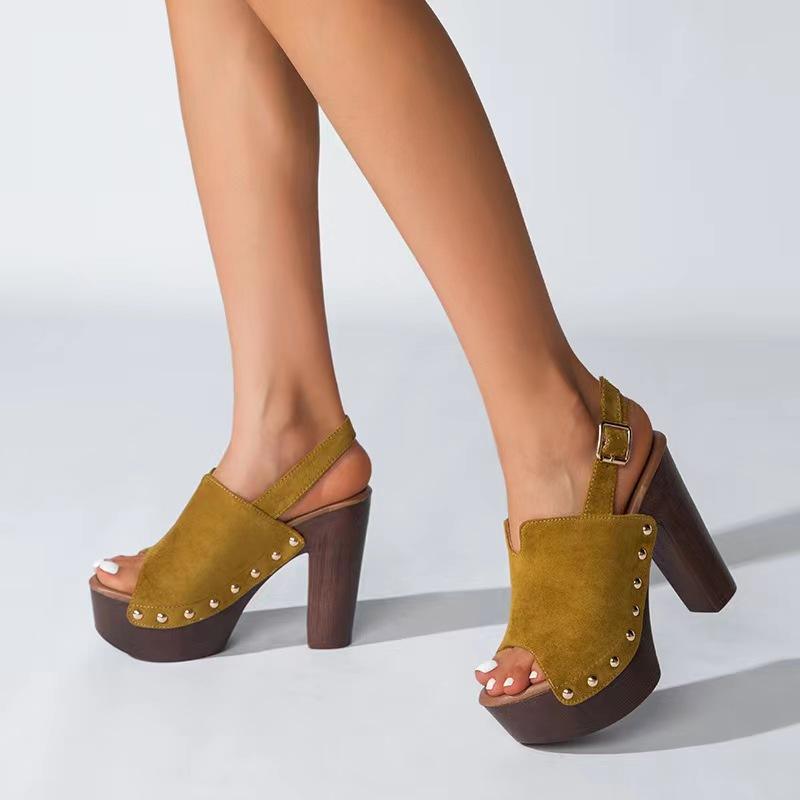 New Style Buckle Sandals, Rivets, Thick Soled Women's High Heels, Fish Mouth Sandals, Versatile External Wearing Sandals
