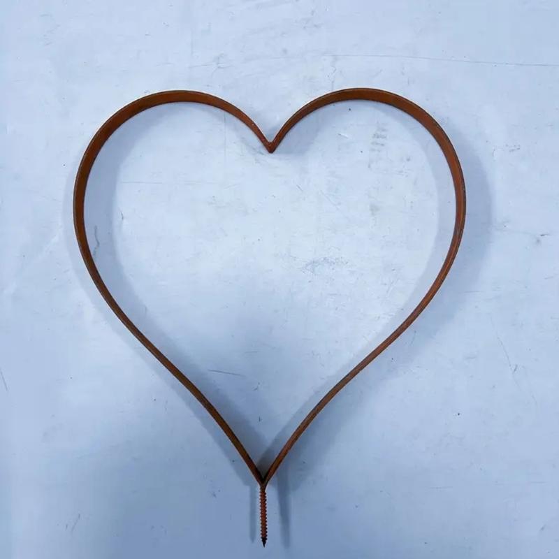 Metal Heart Shape Outside Garden Stake Decorative Plant Stake Easy Installation Rusted Iron Stake for Yard Outdoor