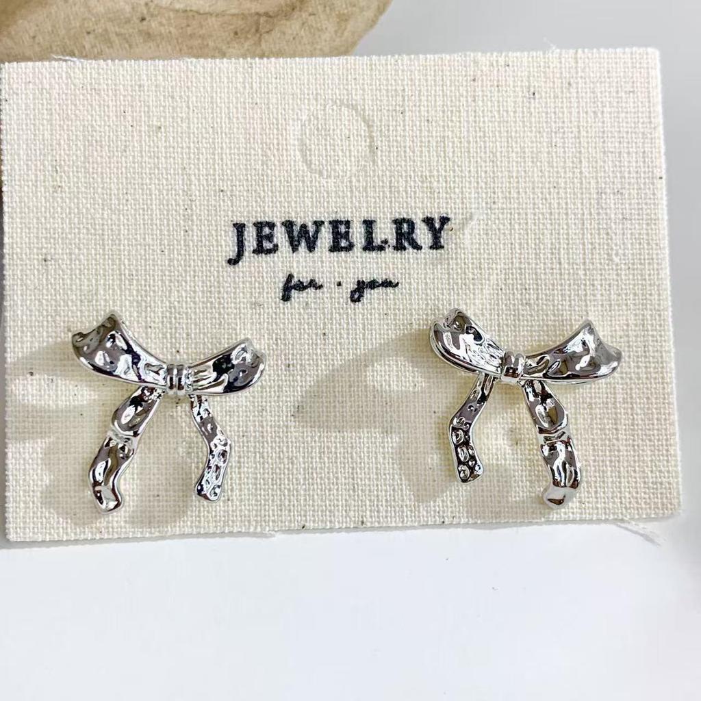 French Minimalist Bowknot Stud Earrings for Women - Super Fairy, Light Luxury, Versatile Niche Design 2026