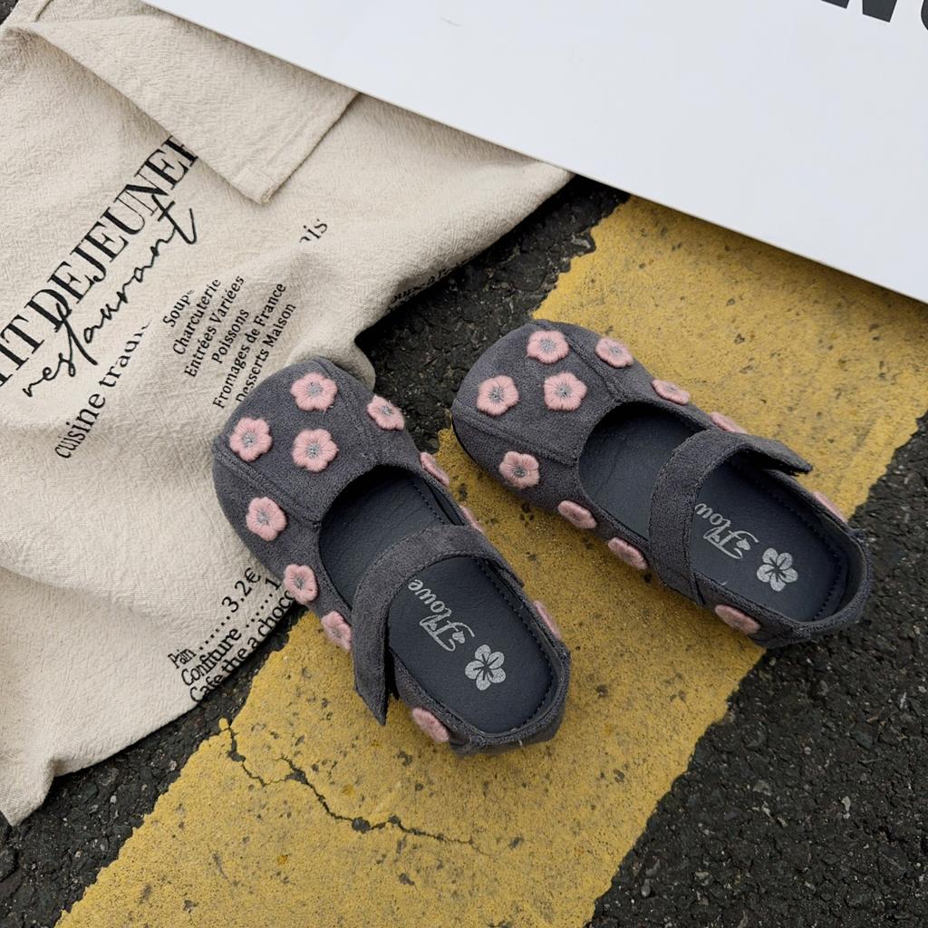 Kids Flat Shoes Embroidered Flowers Girls Casual Shoes Versatile Fashion 2025 Brand New Children Leather Shoes Round Soft Sole