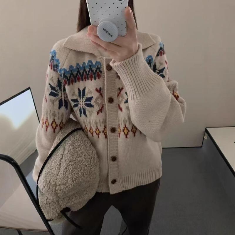Retro Knitted Top Women's New Winter Heavy Industry Jacquard Cardigan Warm Design Sweater Jacket
