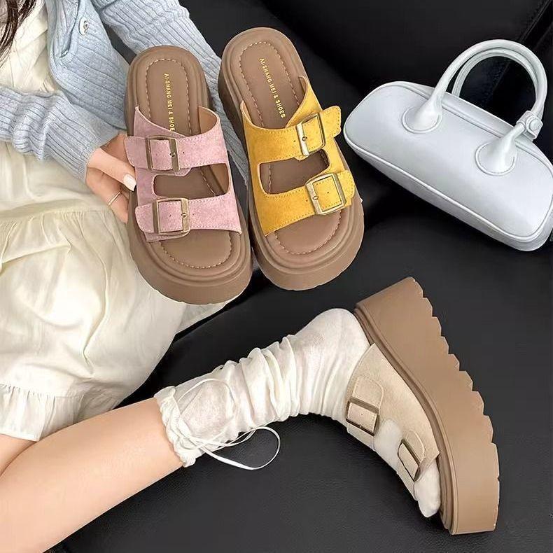 Fairy cool slippers are worn outside, which is popular in summer. Thick bottom increases height with skirts. One-word drag temperament female