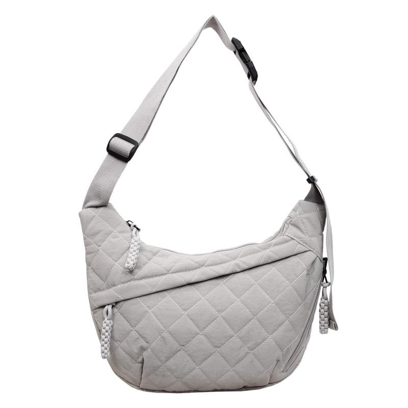 

2025 New Fashion Japanese and Korean Niche Lingge Armpit Shoulder Bag Versatile Padded Clothing Casual Literary Commuter Crossbody Bag серый