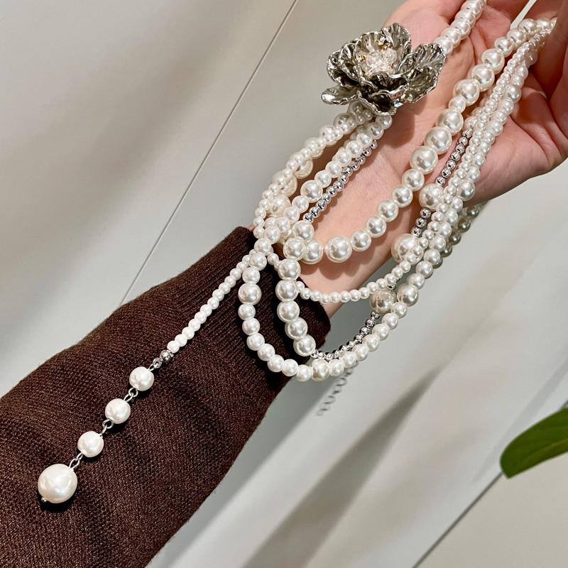Vintage Silver Petal Crystal Multi-Layer Pearl Necklace - Trendy Clavicle Chain for Women