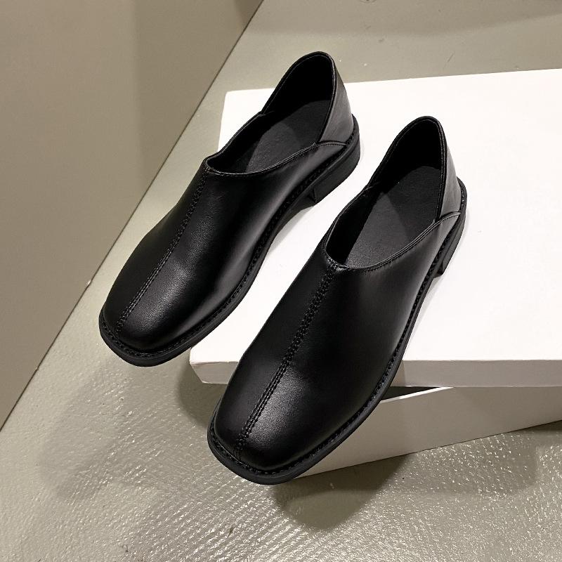 

Deep mouth women s loafers 2025 retro soft leather flat bottom comfortable casual stepping heel cover foot low heel single shoes wear two 40