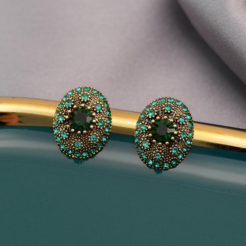 

New Retro Romantic Geometry Green Oval Fully Inlaid Zircon Stud Earrings for Women Luxury Temperament High-end Earrings Zircon зелений