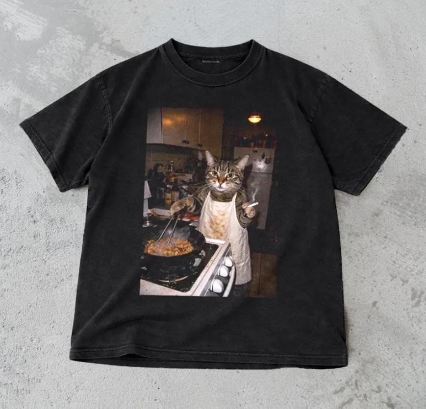 Funny Cat T-Shirt - Retro Cooking Cat Meme Graphic Tee S
