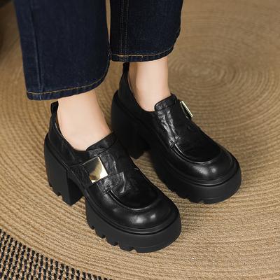 Schwarze Plateau-Leder-High Heels 2025 Frühling neu runde Spitze Einzel-Schuhe wasserdicht Tisch dicker Absatz Klettverschluss Slipper