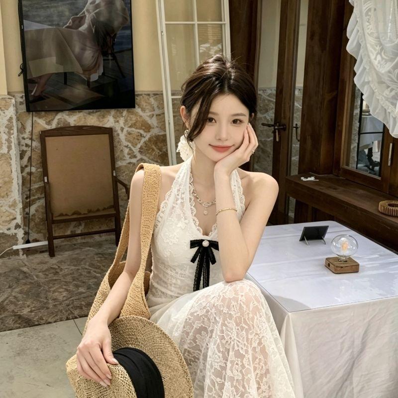 LC temperament gentle wind neck halter slim lace fishtail skirt women's spring and summer new sexy pure desire to close the waist