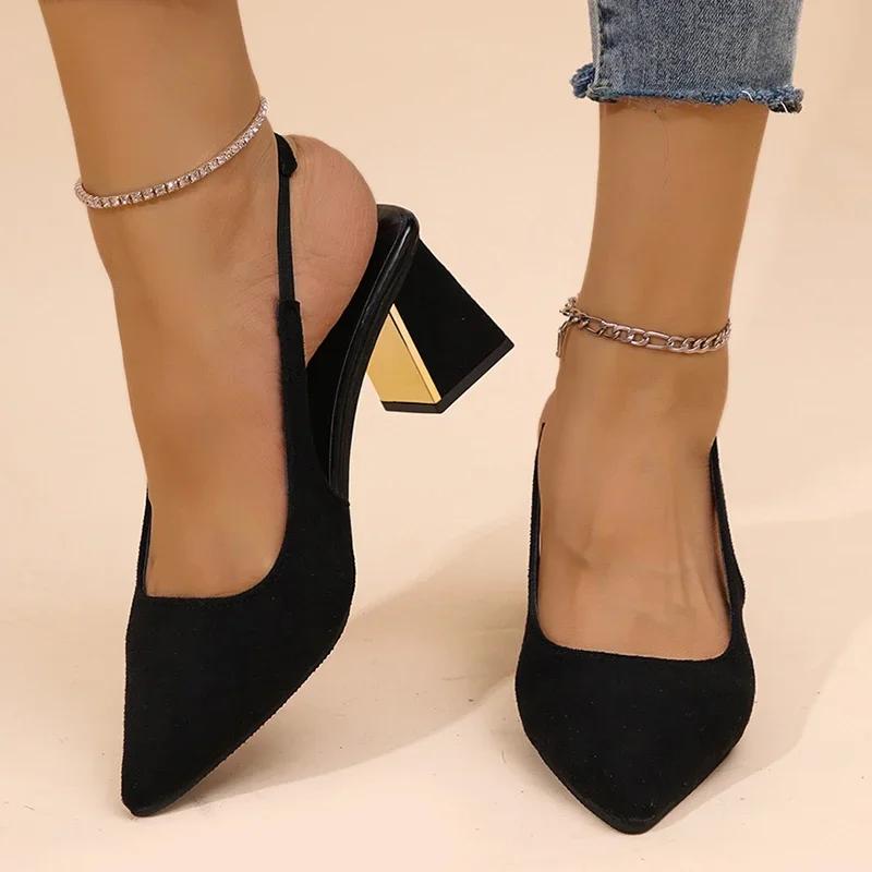 Scarpe décolleté a punta taglia forte da donna Primavera Estate 2025 Tacco quadrato dorato Sandali slingback con cinturino posteriore Scarpe eleganti da donna Tacco alto