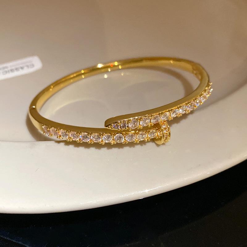 18K Gold Plated Zircon Arrow Geometric Bangle: Elegant High-End Design Bracelet for Women.