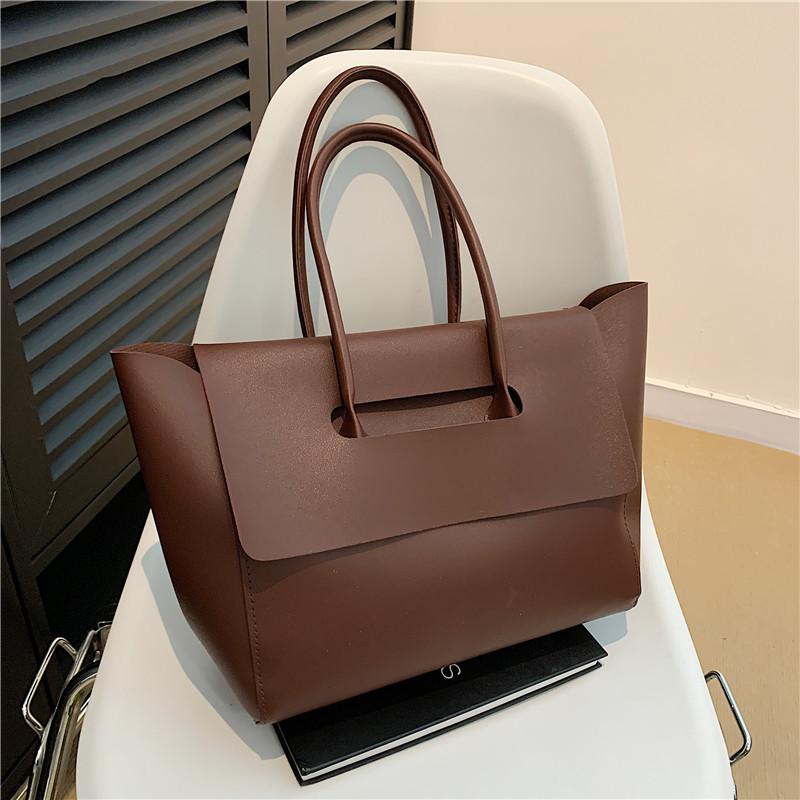 

High-end large-capacity women s bags, new fashion casual handbags, spring and summer retro commuter tote bags
