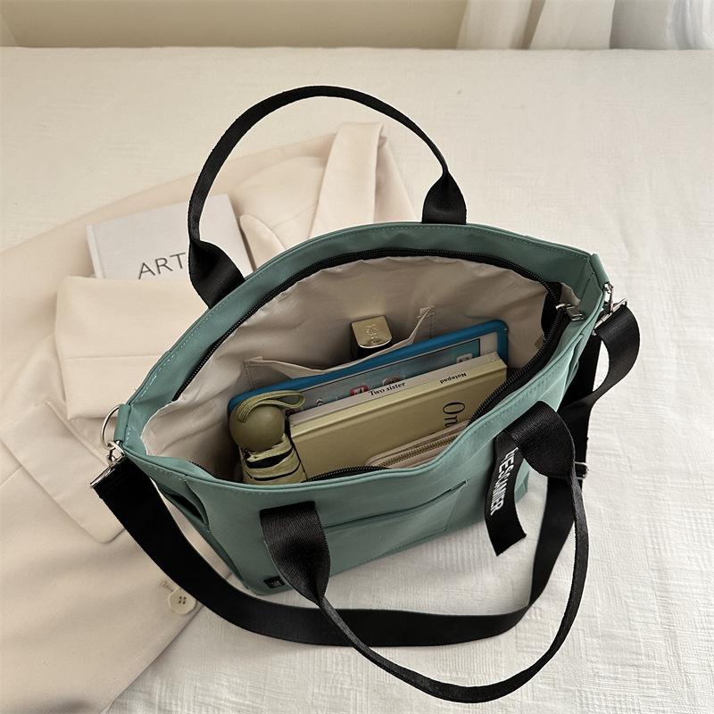 Trendige Wasserdichte Nylon-Tragetasche für Damen, Große Kapazität, Leicht, Crossbody-Tasche für Studenten, Arbeit, Reisen, Fitnessstudio
