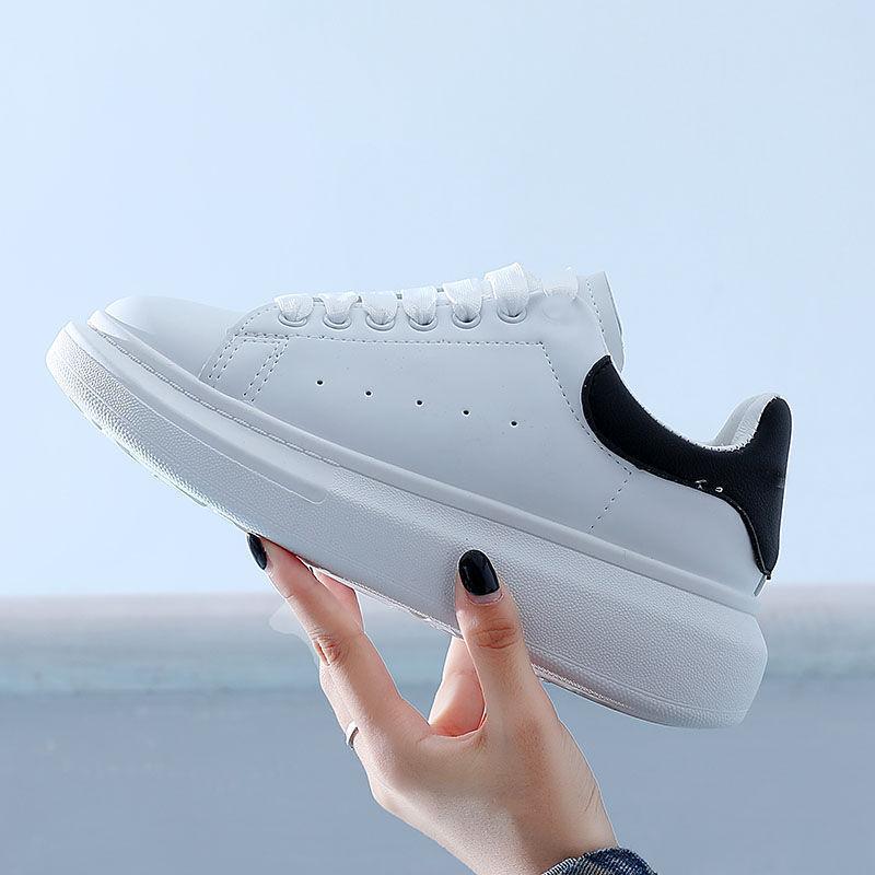 Women's Thick-Soled White Sneakers - Spring/Autumn Style for a Taller Look and Comfort for Long Days