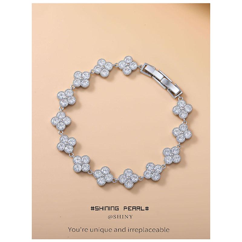 

*Versa Sakura Zircon Clover Bracelet 16k Plated - Elegant, Durable Gemstone Jewelry* Copper Alloy