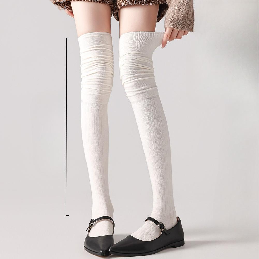 Woolen Knee-high Pile-up Socks Are Thick and Warm, Paired with Skirts. Warm Thigh-high Socks Are Paired with Boots and Long Socks