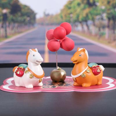 Cartoon Pferdefigur Bringt Glück Dickes Glückliches Pony Statue Harz Tier Skulptur Jahr des Pferdes Neujahrsdekoration Ornament Geschenk