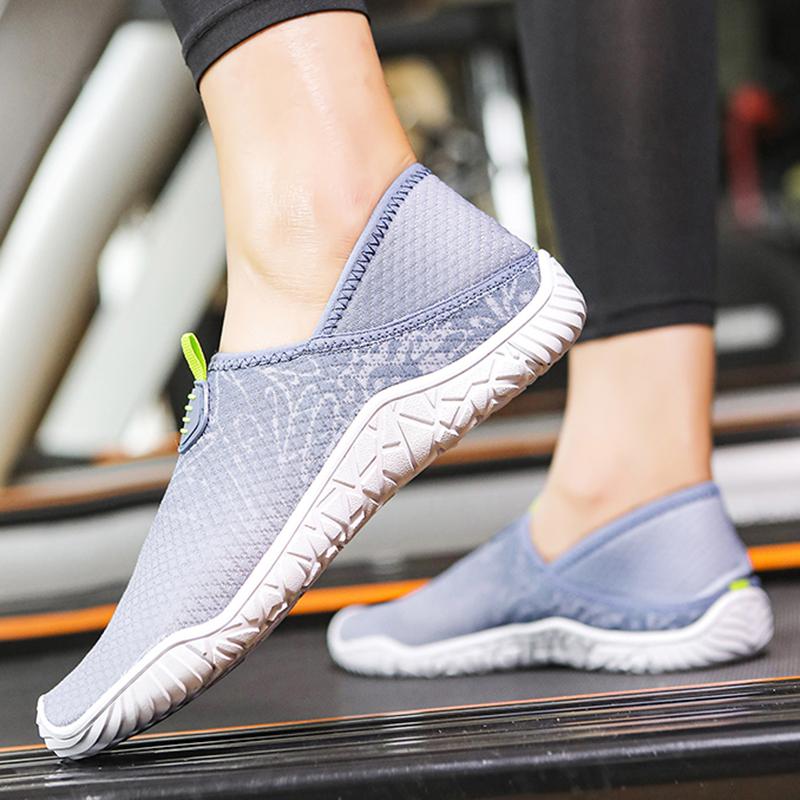 Moda Kadın Erkek Su Ayakkabısı Yalınayak Düz Plaj Ayakkabısı Hızlı Kuruyan Yürüyüş Spor Sandaletleri Hafif Rahat Dış Mekan Ayakkabısı Çift 46
