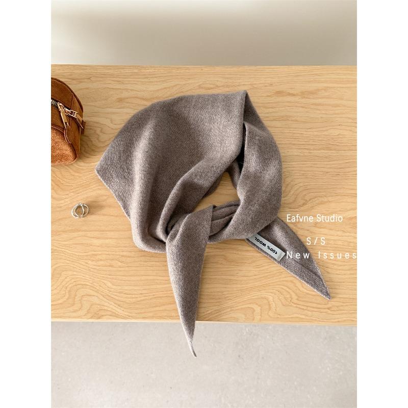 All Wool Knitted Triangular Scarf A Solid Color Versatile Shawl for Autumn and Winter  A Warm Shoulder Shield