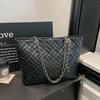 Leisure Fashion Large-capacity Tote Bag, Stylish and Trendy Crossbody Bag