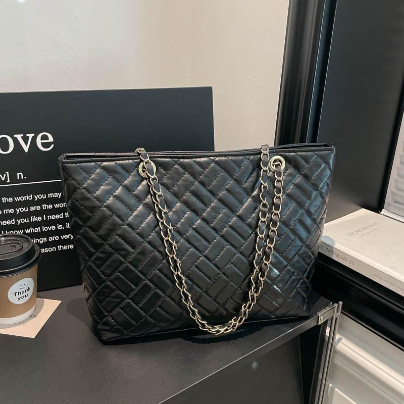Leisure Fashion Large-capacity Tote Bag, Stylish and Trendy Crossbody Bag