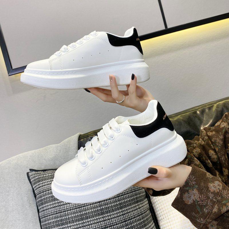 

McQueen white shoes women s platform spring and autumn new heightening dad shoes Internet celebrity trends ins trendy casual sports shoes 35