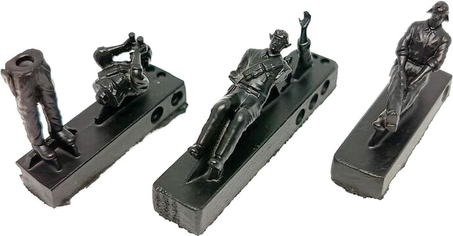 

Наборы Attack Hobby, набор Italian Armored Car Crew 1 North African Front из смолы AHKRE72504 1/72, 3 детали