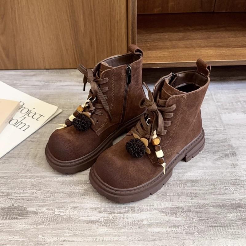 

Девичьи короткие ботинки на мягкой подошве, которые не утомят ваши ноги. Одинарные ботинки высокой ценности. Милые и крутые рабочие ботинки. 36 коричневый