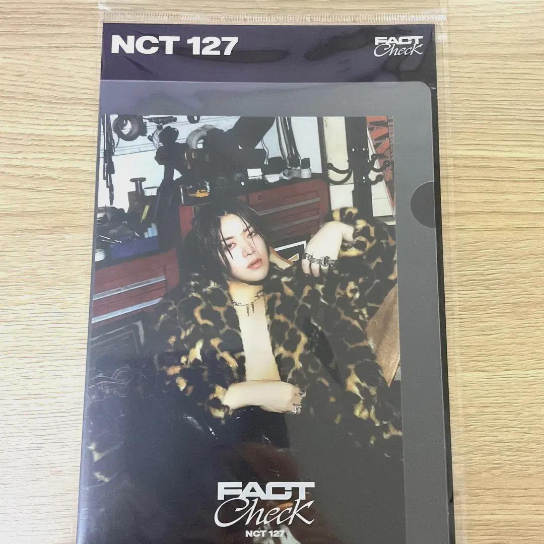 

Nct 127 Yuta Fact Check Post Card Hologram Photo Card Sealed