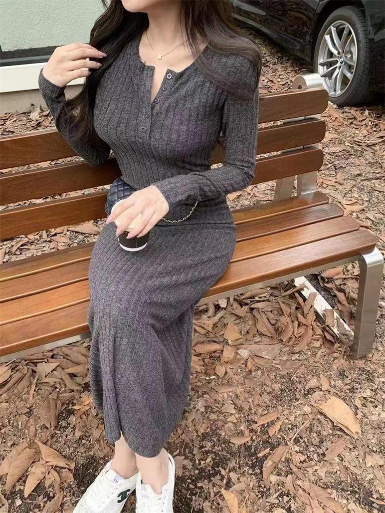 "2025 Women's French-Style Knit Sweater Dress: Autumn/Winter Slim Long Skirt with Bottoming Coat"