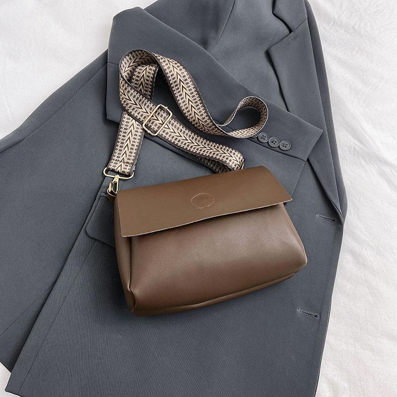 

2022 Stylish Women s Large Soft Leather Tote Bag – Versatile Single Shoulder Mother-and-Child Commuter Bag