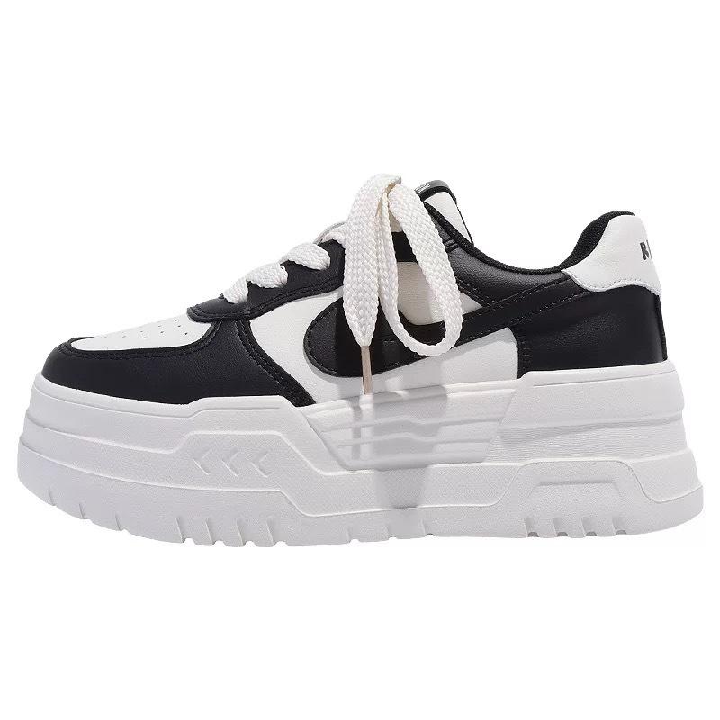 Thick sole height increase 6cm white shoes women's 2025 new spring canvas shoes milk fufu shoes sports and leisure board shoes