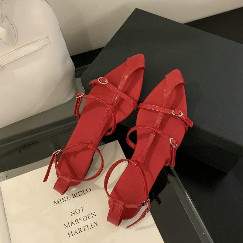 Recommended flat red strappy sandals fairy shoes 2025 new spring vacation wind beach shoes