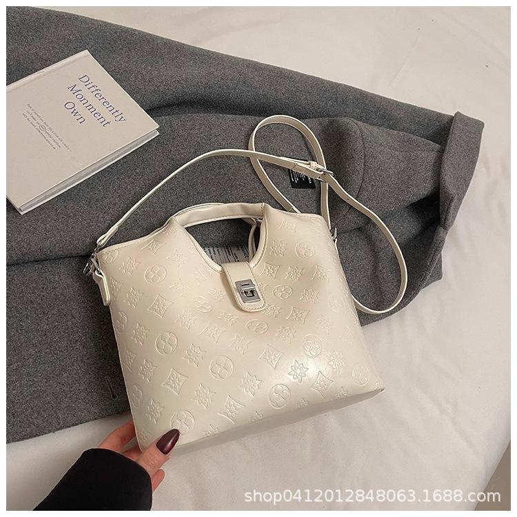 

Сумка большой вместимости женская весна-лето 2025 новая универсальная повседневная на плечо через плечо сумка повседневная портативная сумка-тоут для поездок на работу