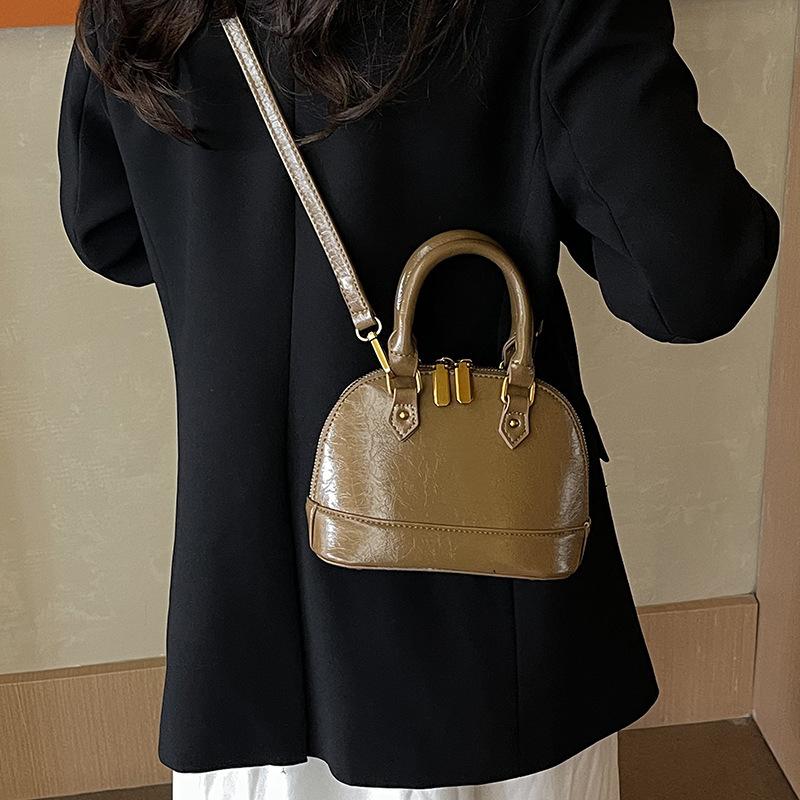 Sweet Mini Bowling Handbag Retro Single Shoulder Bag For Women Color-Block Handheld Vintage Retro Oil Wax Leather Shell Bag